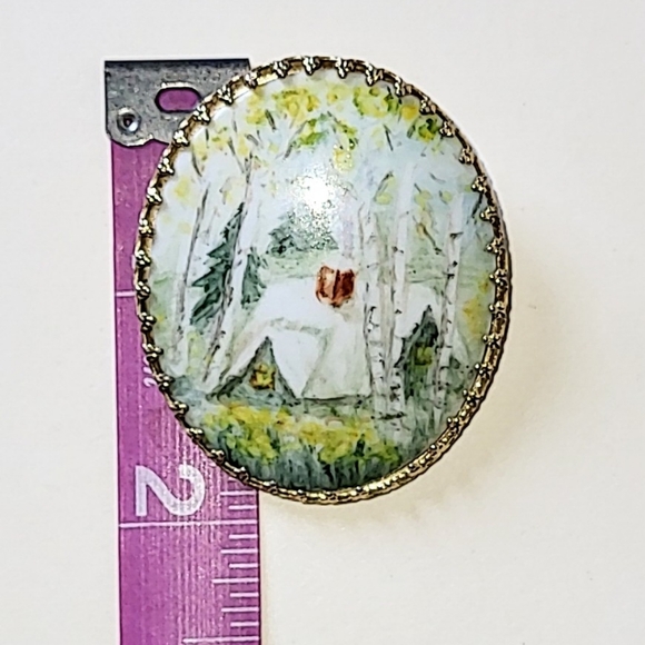 PORCELAIN WINTER SCENE BROOCH - VINTAGE HANDPAINTED - Picture 2 of 4